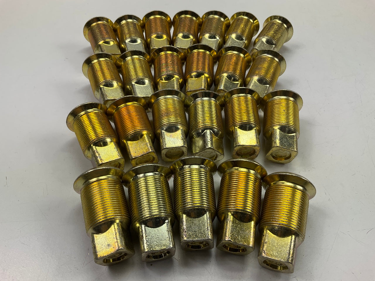 (24) Dorman 611-037 Budd Innerlug Nuts Kenworth Peterbilt Freightliner Volvo Int