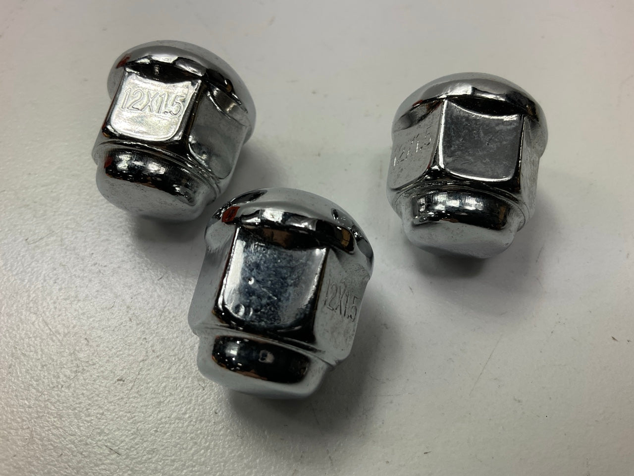 (3) Dorman 611-075 Wheel Lug Nuts