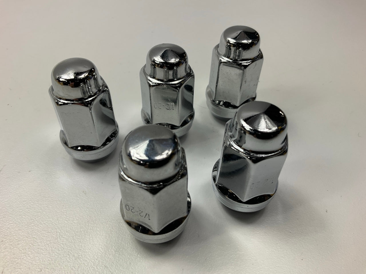 (5) Dorman 611-094 Wheel Lug Nuts