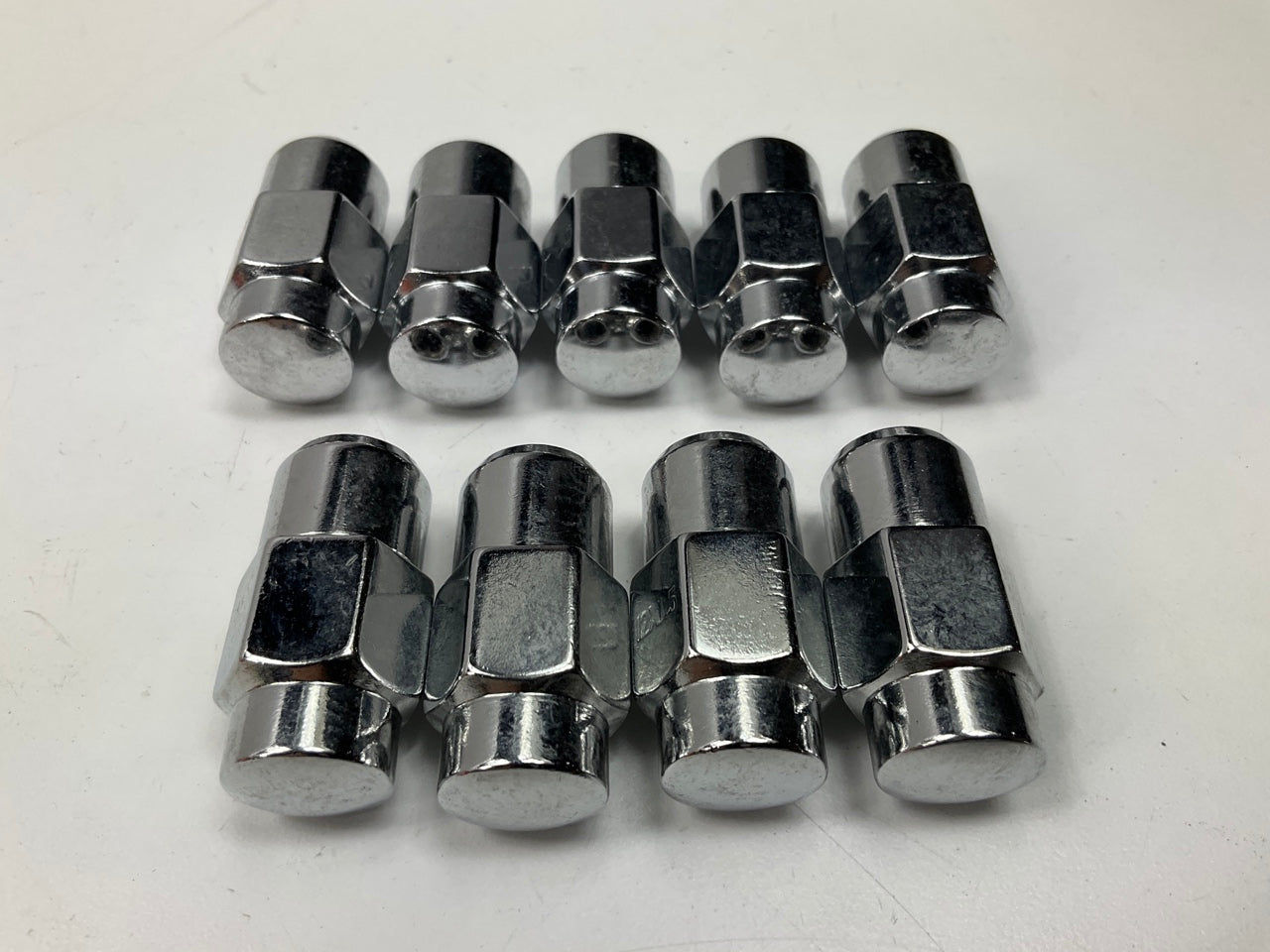 (9) Dorman 611-137 Wheel Lug Nuts