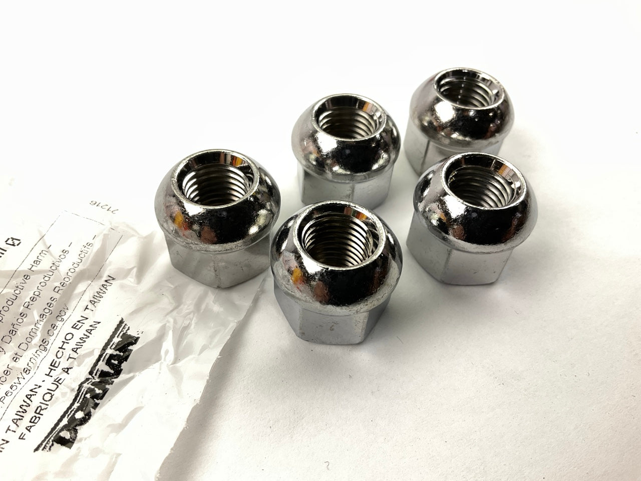 (5) Dorman 611-144 Wheel Lug Nuts