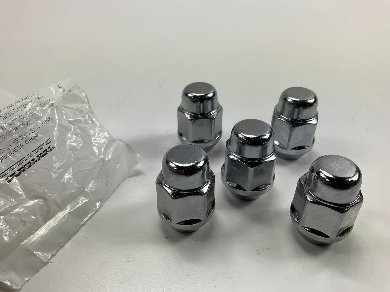 (5) Dorman 611-182 Wheel Lug Nuts