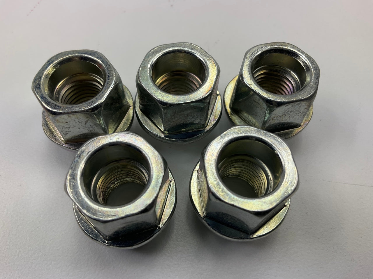 (5) Dorman 611-235 Wheel Lug Nuts