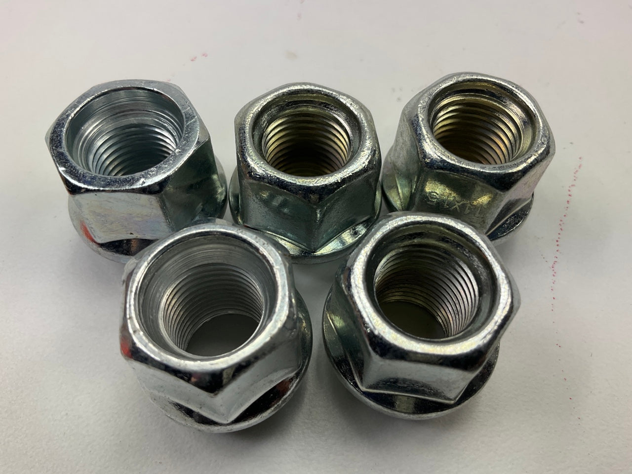 (5) Dorman 611-257 Wheel Lug Nuts