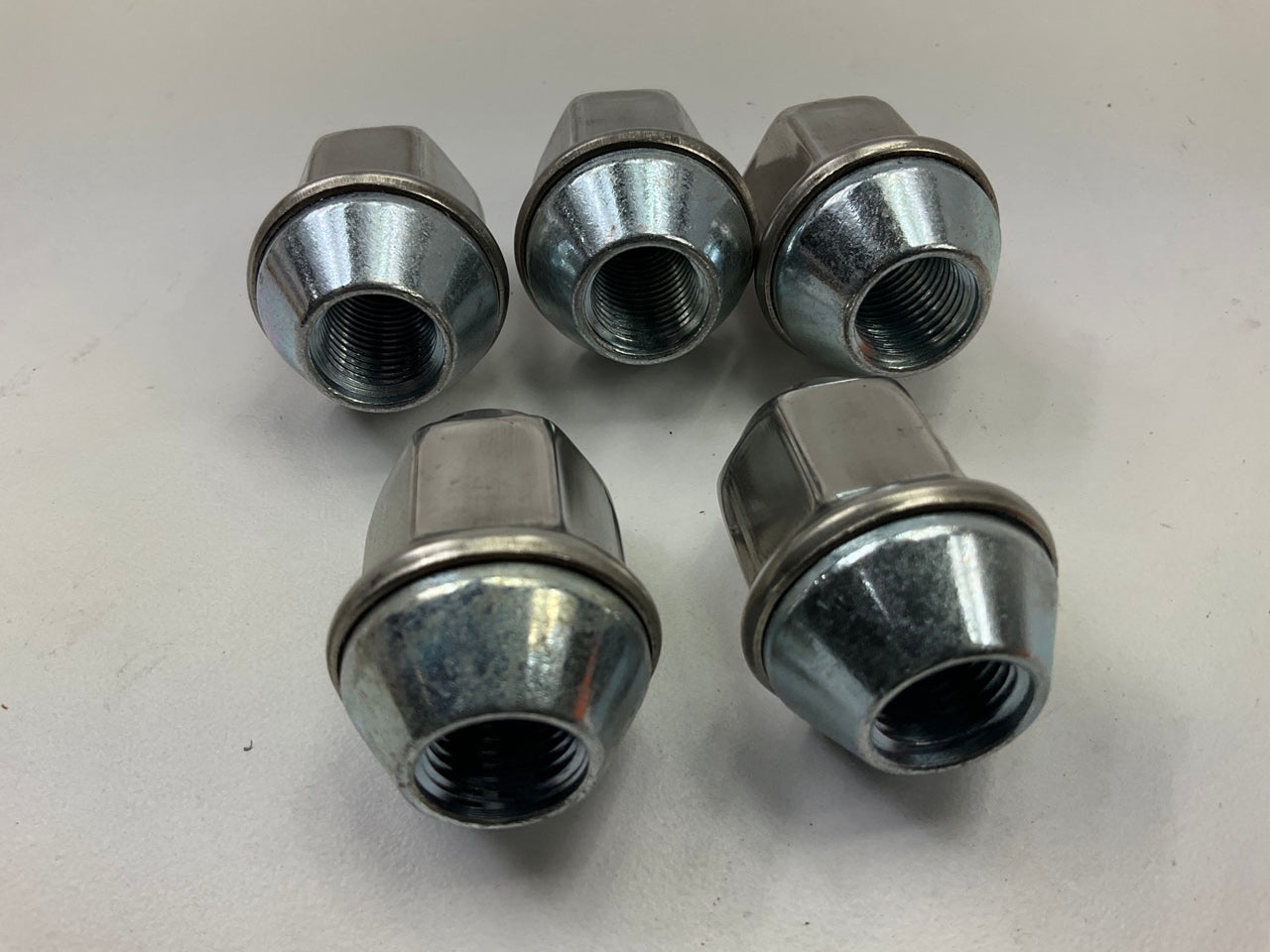 (5) Dorman 611-292 Wheel Lug Nuts