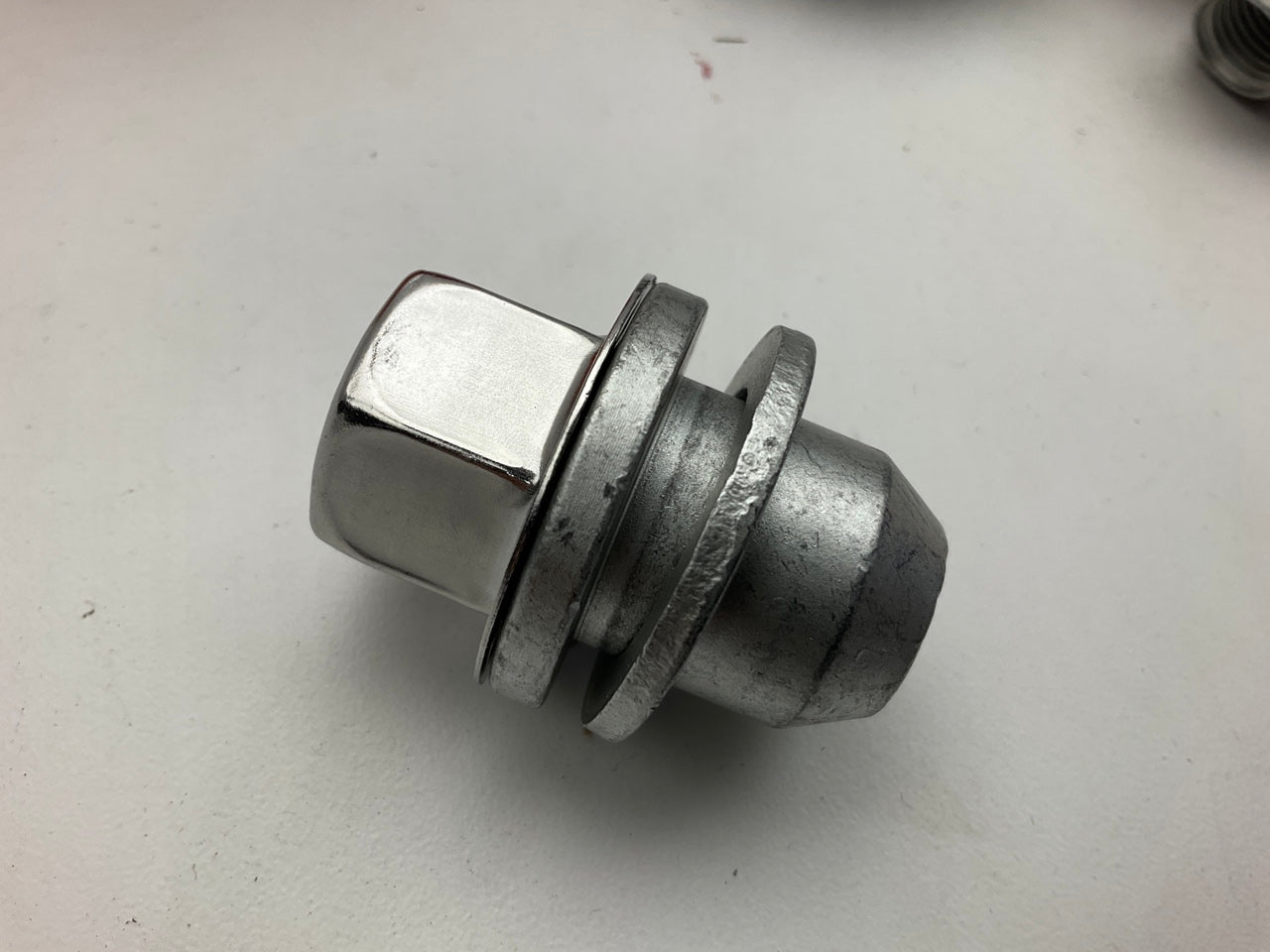 (5) Dorman 611-297 Wheel Lug Nuts