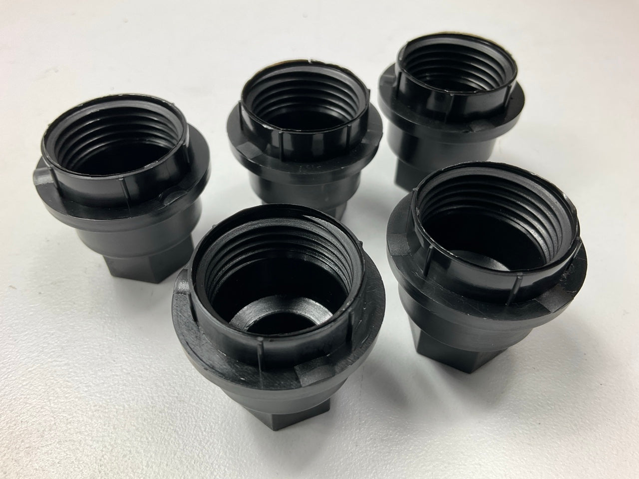 (5) Dorman 611-615 Wheel Lug Nut Cover