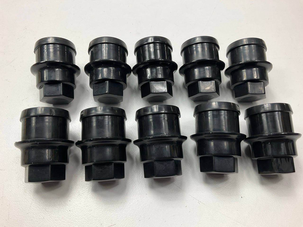 (10) Dorman 611-622 Wheel Lug Nut Cover