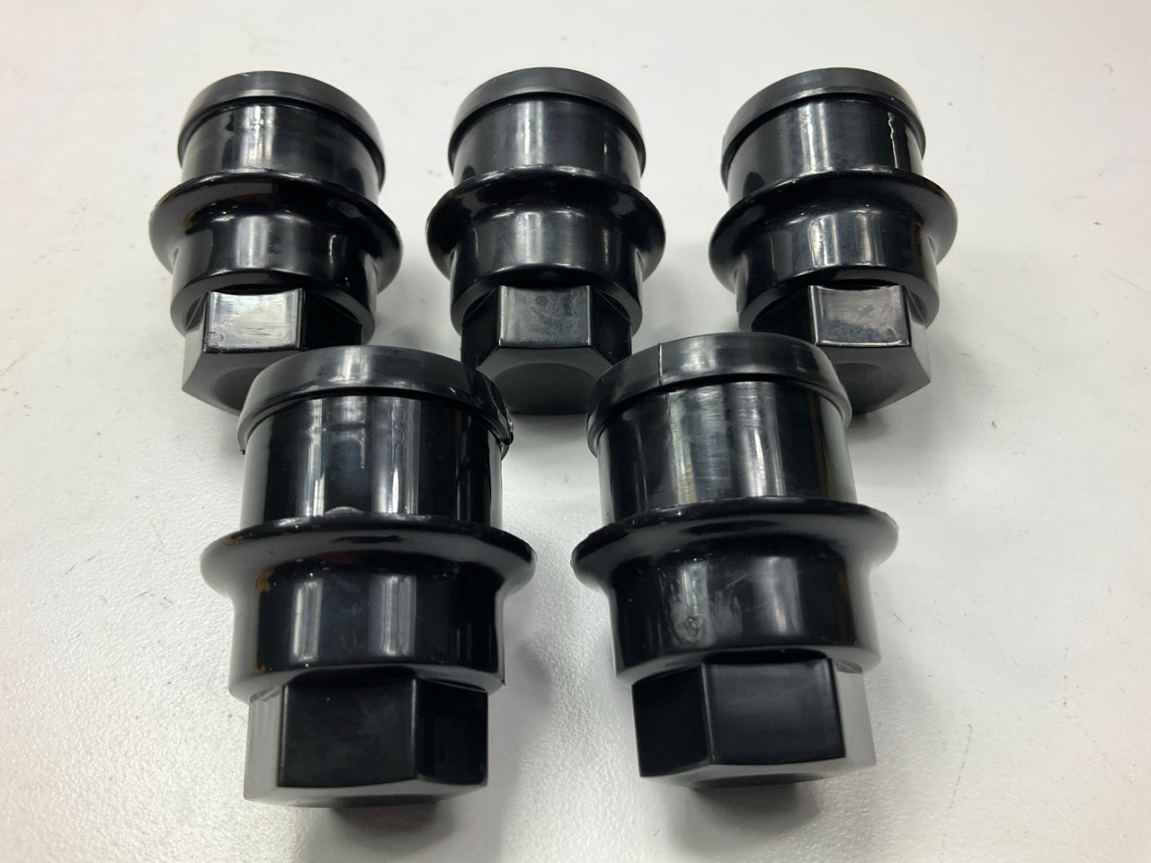 (5) Dorman 611-622 Wheel Lug Nut Cover