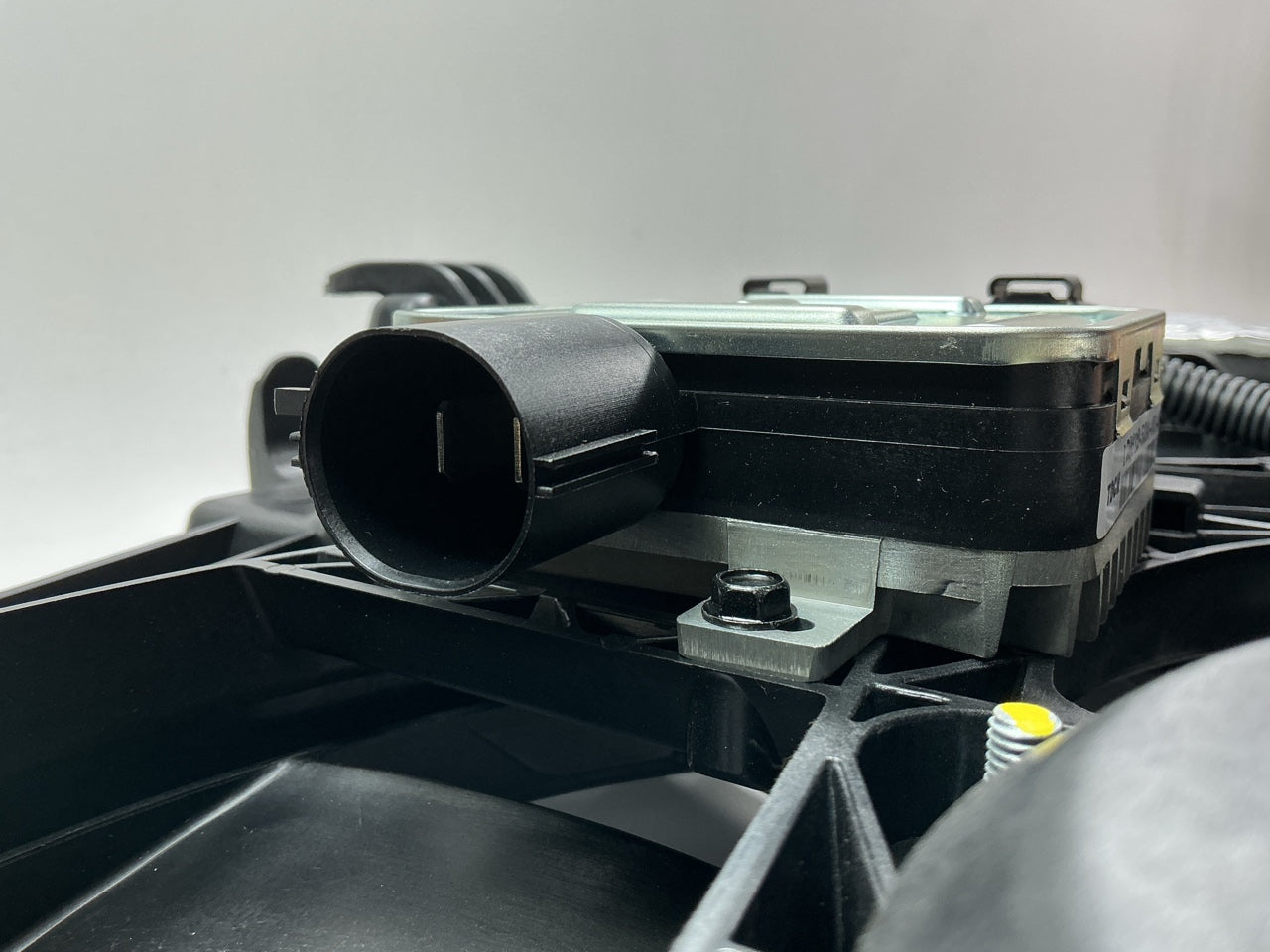 Dorman 621-005 Engine Cooling Fan Assembly For 2009 Ford Flex 3.5L-V6