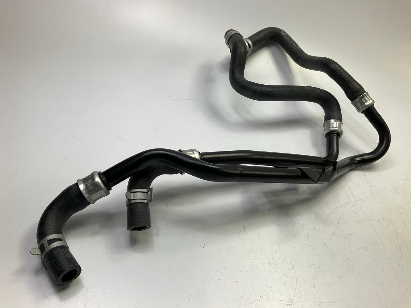 Dorman 626-228 HVAC Molded Heater Hose For 2001-02 Ford Taurus, Mercury Sable