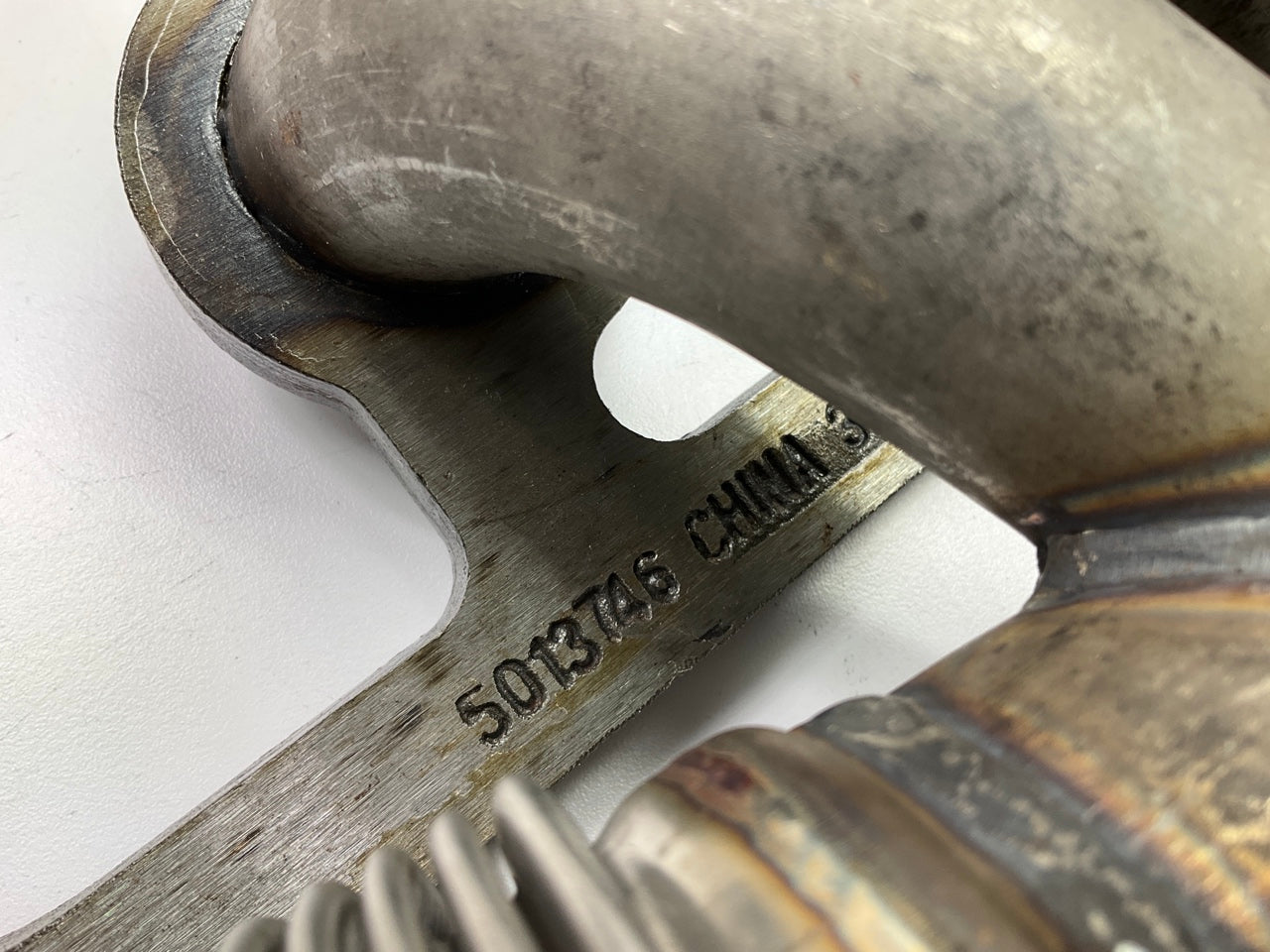 Missing Hardware And Gasket - Dorman 674-196 Exhaust Manifold