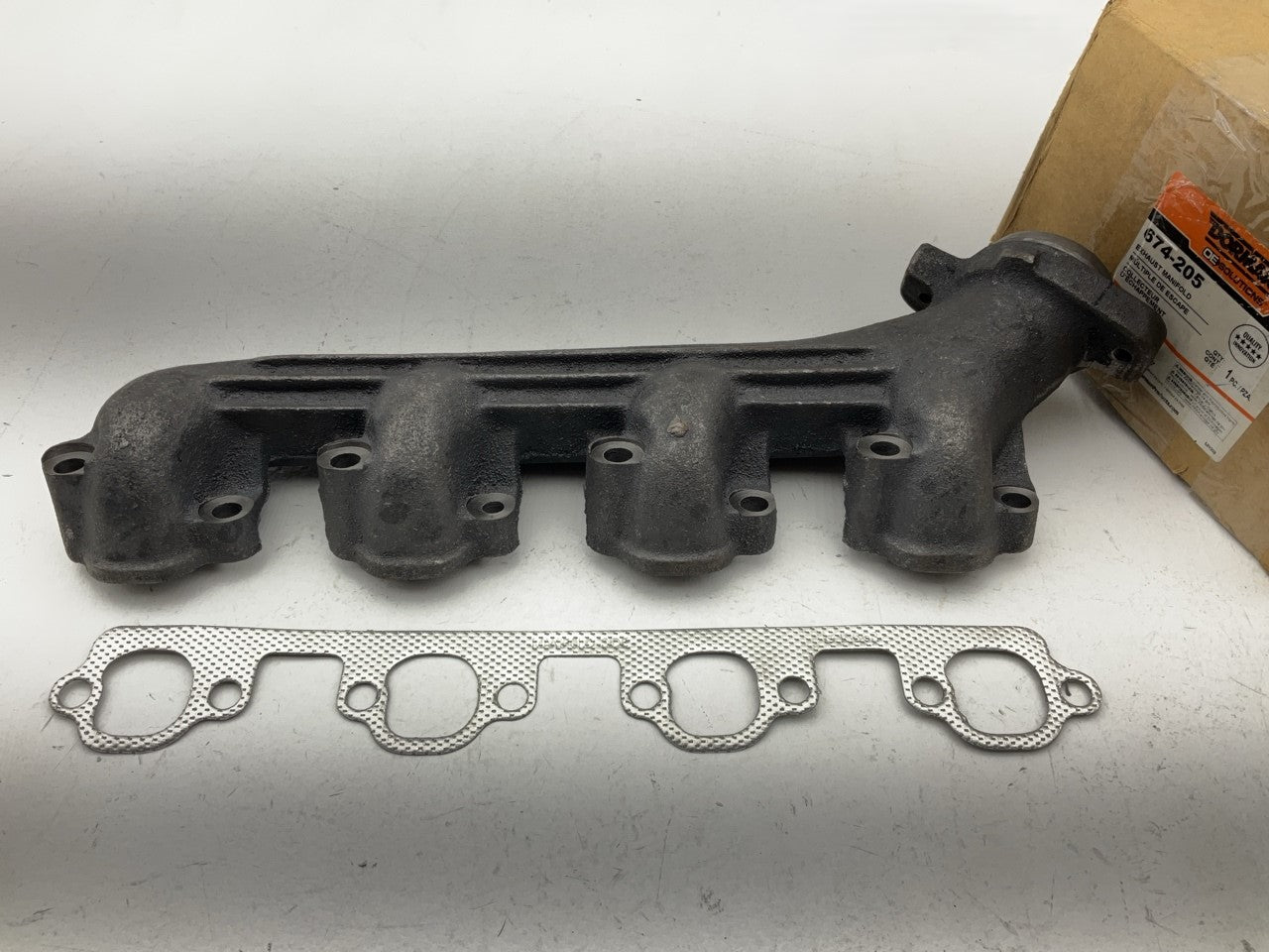 MISSING BOLTS & NUTS Dorman 674-205 Right Exhaust Manifold 88-97 Ford 7.5L V8