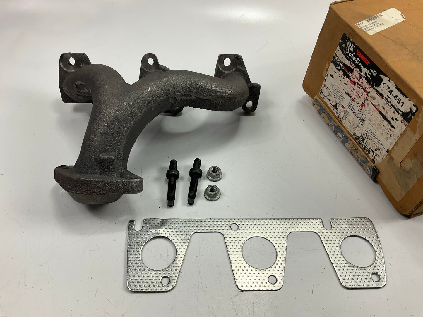 Dorman 674-451 Front Exhaust Manifold  For 1998-2000 Ford Windstar 3.0L V6 OHV
