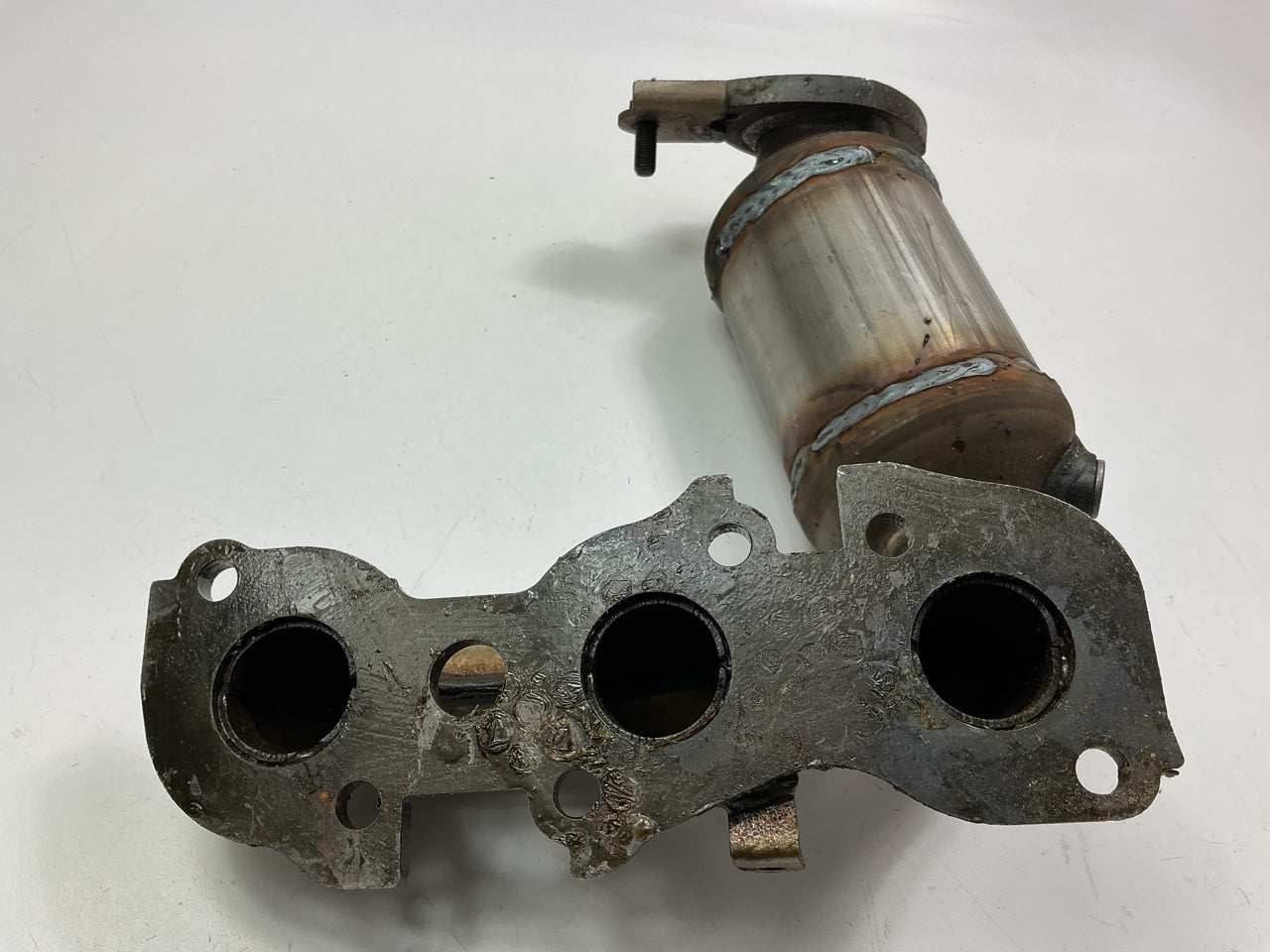MISSING GASKET & ALL HARDWARE Dorman Front Catalytic Converter Exhaust Manifold