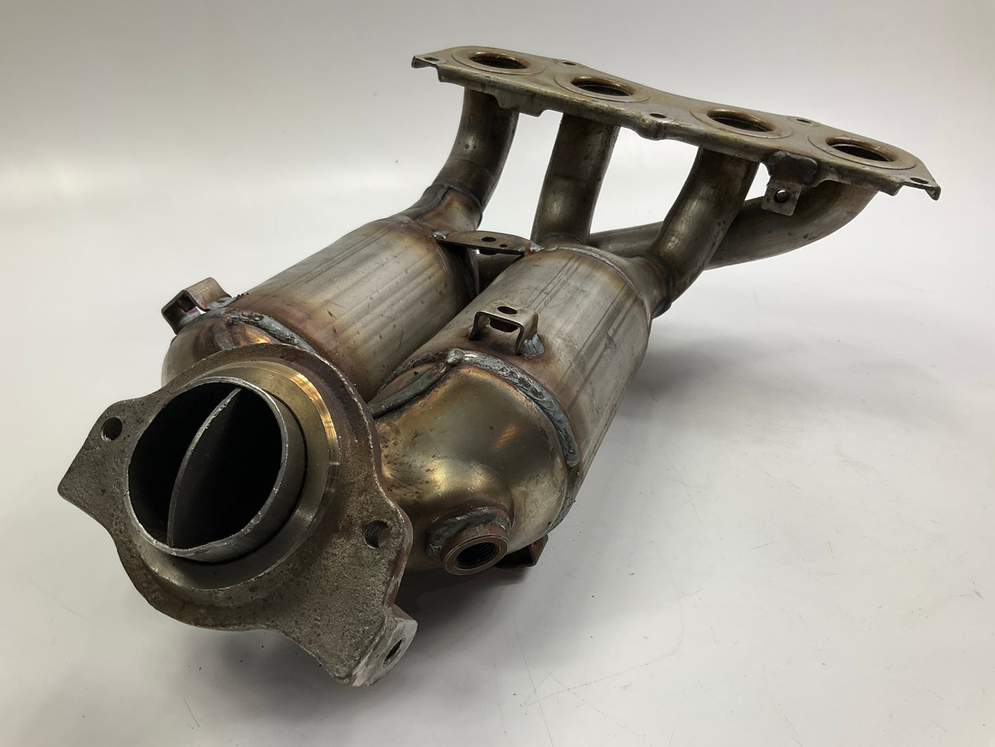 DENTED SEE PHOTOS Dorman 674-984 Catalytic Converter 2001-2003 Highlander