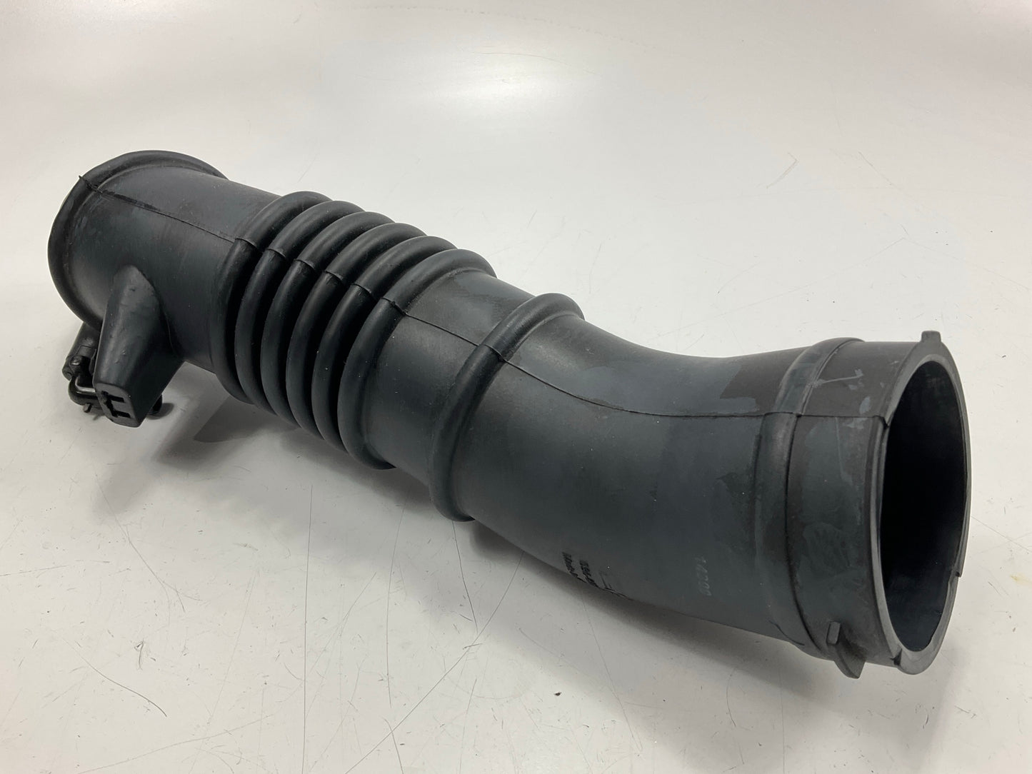 Dorman 696-601 Engine Air Intake Hose For 1999-03 Protege, 2002-03 Protege5