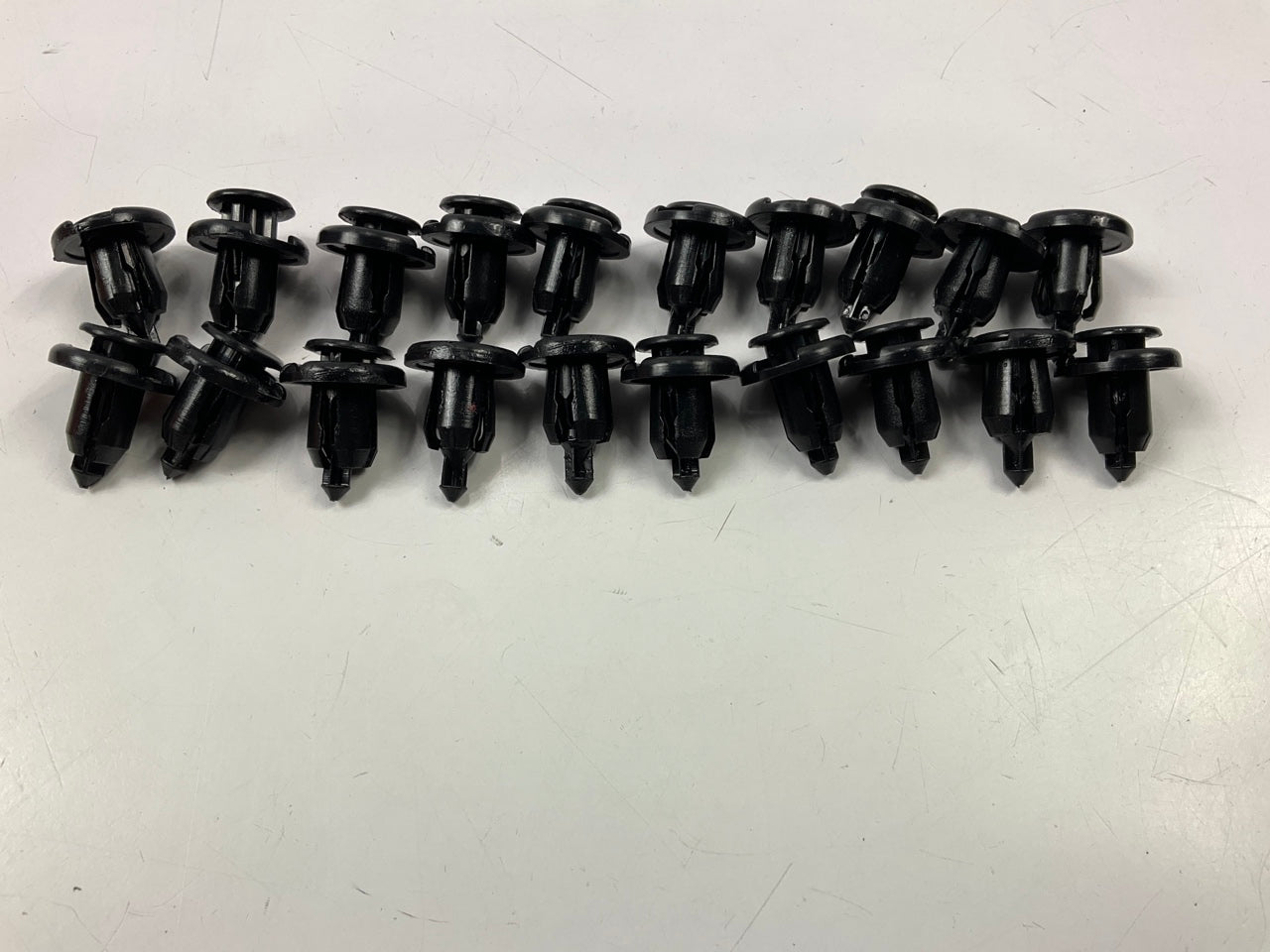 (20) Dorman 700-080 Engine Splash Shield Hardware Retainer Clips