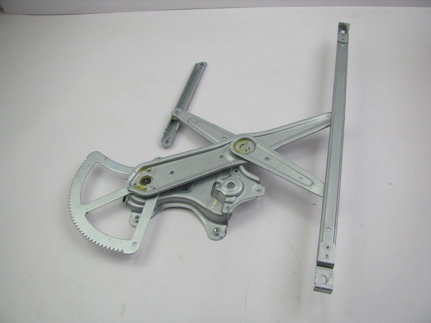 Dorman 740-921 Front RIght Window Regulator For 2002-2006 Toyota Camry