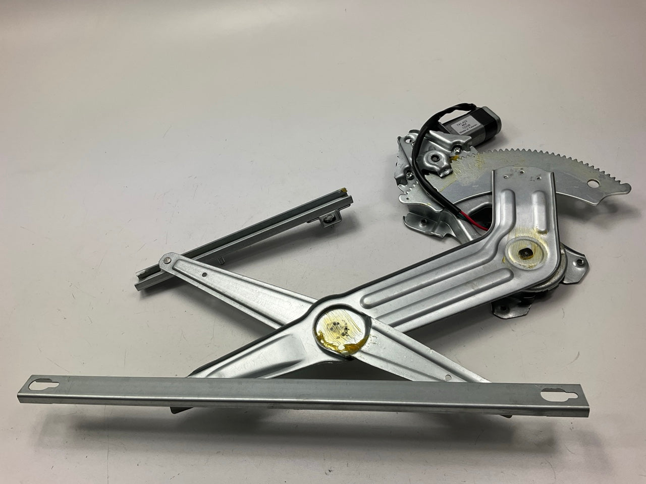 Dorman 741-422 Front Left Power Window Motor And Regulator Assembly