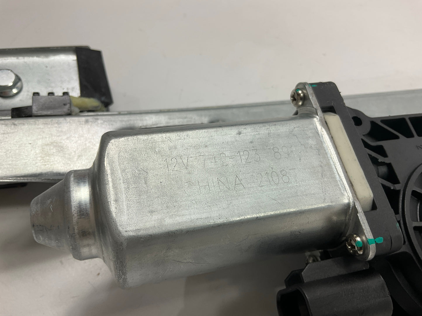 Dorman 741-645 Front Right Power Window Motor And Regulator Assembly