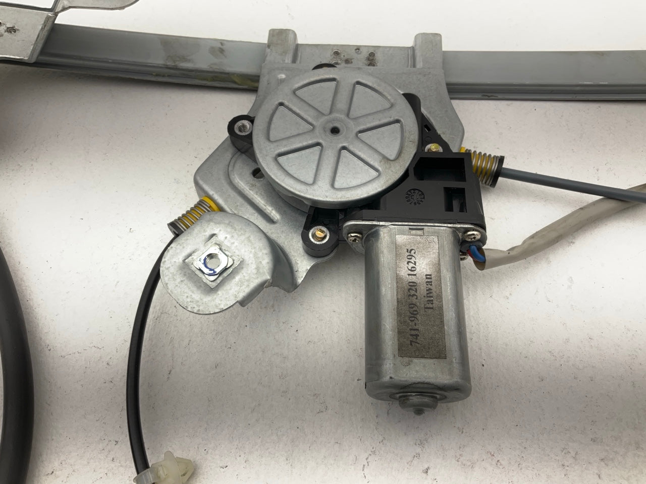 Dorman 741-969 Rear Right Power Window Motor And Regulator Assembly