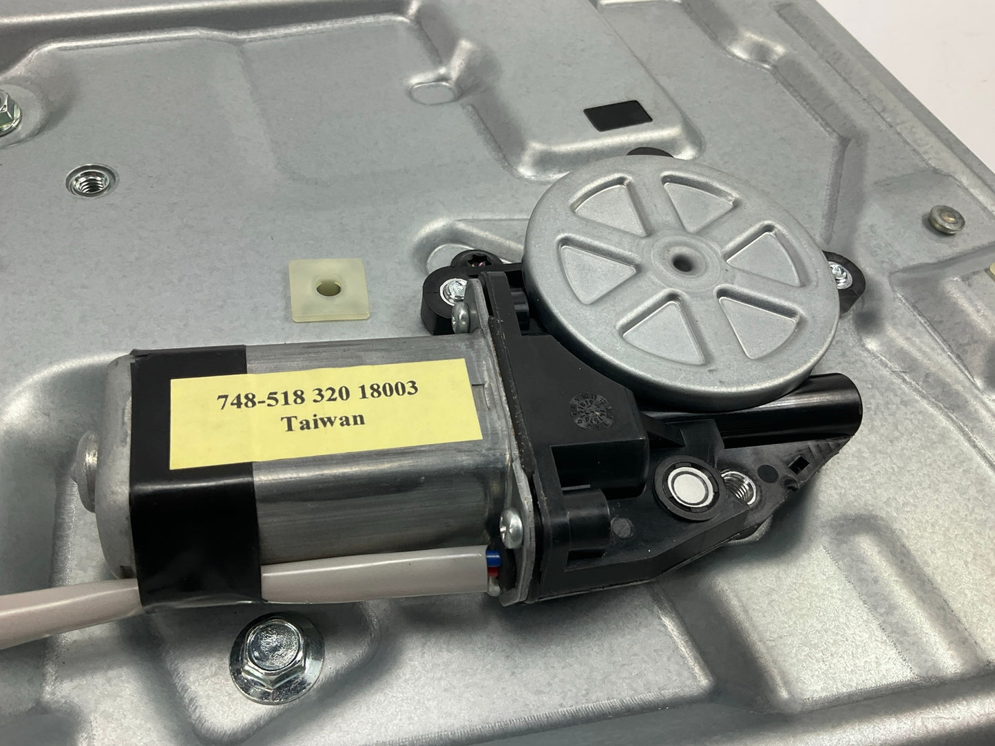 Dorman 748-518 Front Left Power Window Motor And Regulator Assembly