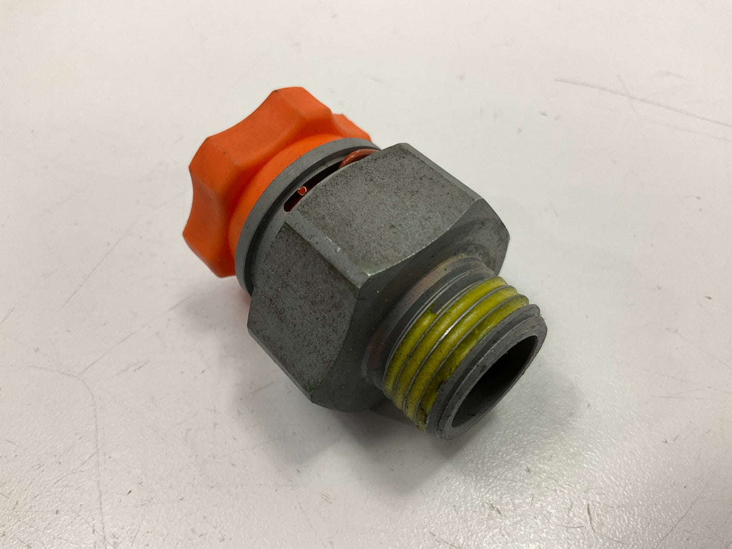 Dorman 800-705 Engine Oil Cooler Line Connector
