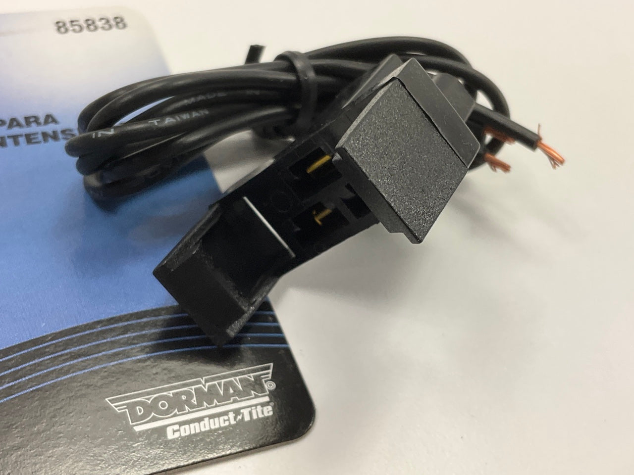 Dorman 85838 Floor Mounted Dimmer Switch Socket Pigtail Connector, 3-Wire