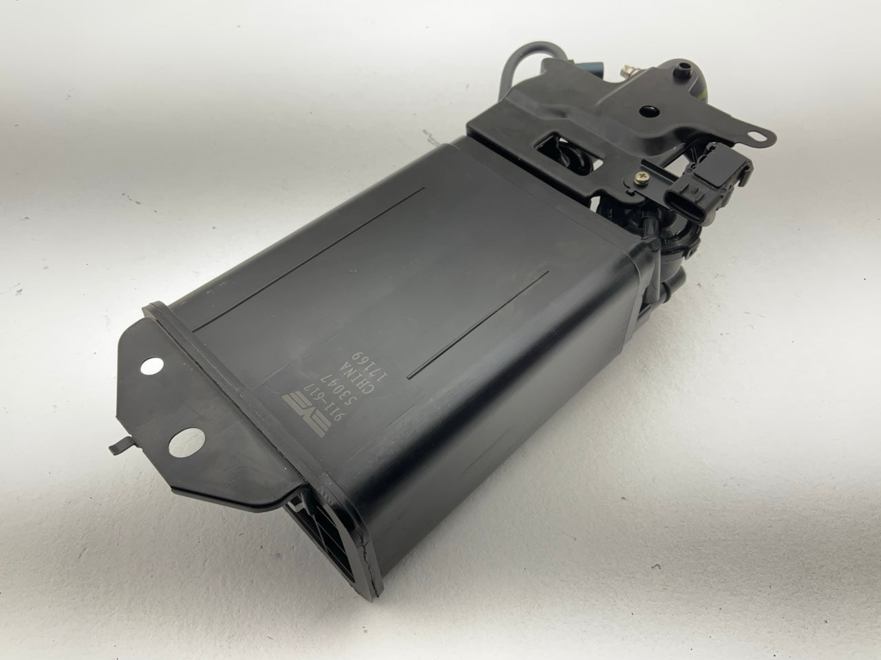Dorman 911-617 Charcoal Fuel Vapor Canister 97-99 Toyota Camry, 1999 Lexus ES300