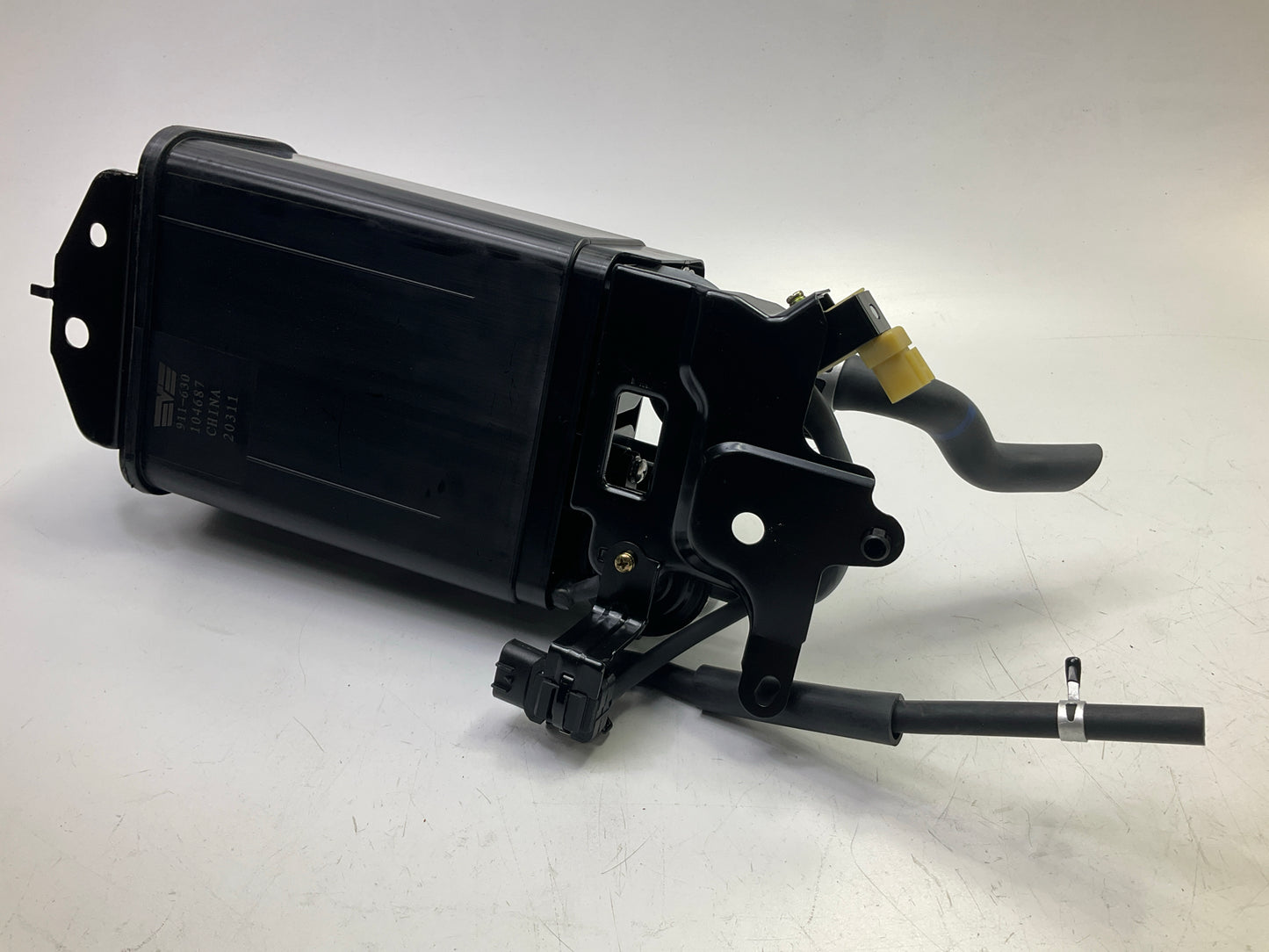 Dorman 911-630 Charcoal Fuel Vapor Canister