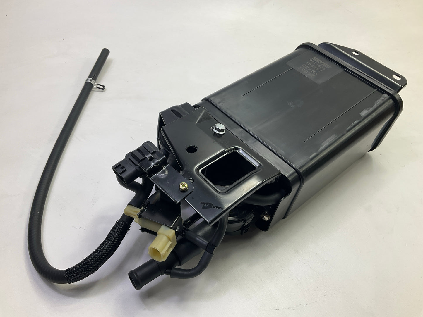 Dorman 911-636 Charcoal Fuel Vapor Canister 2000-2002 Prizm, Corolla
