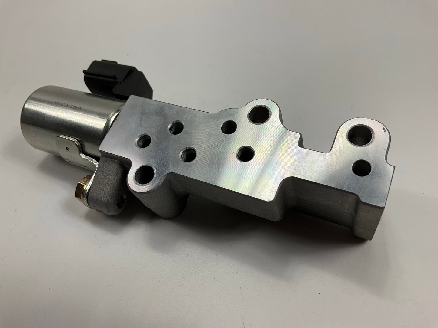 MISSING BOLTS Dorman 917-01 Right Engine Variable Valve Timing Solenoid