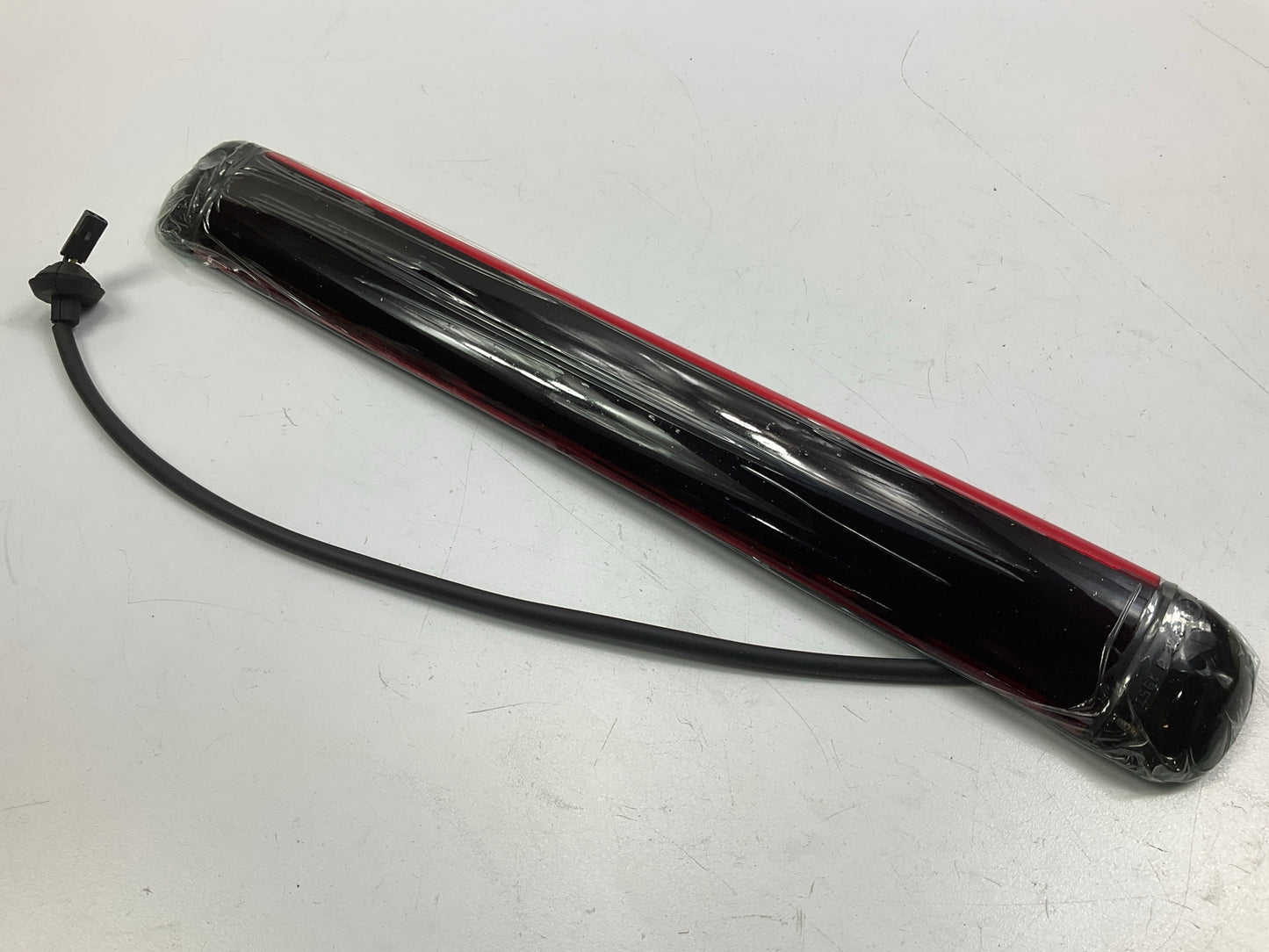 Dorman 923-201 Center High Mount Stop Light 15030038, 15030176, 15145321, 157559