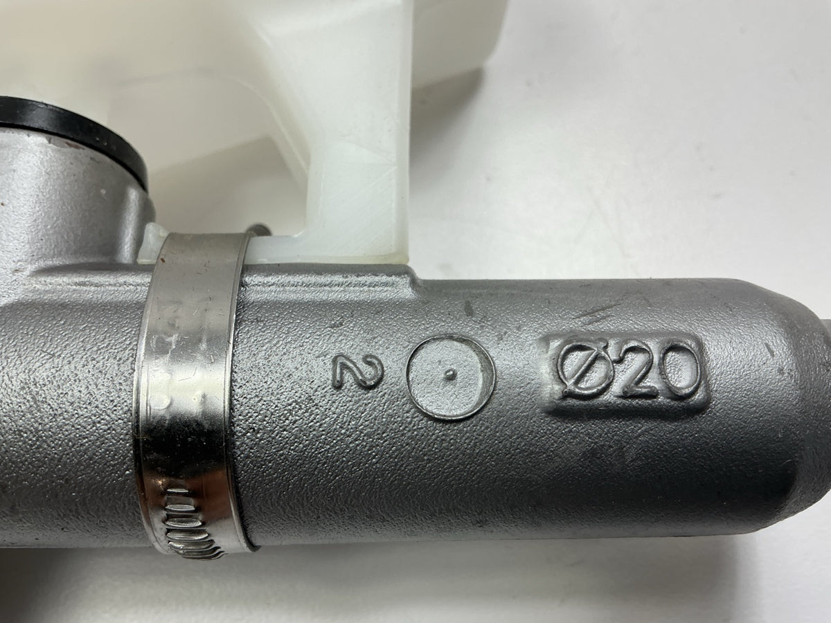 Dorman 924-6011 Clutch Master Cylinder