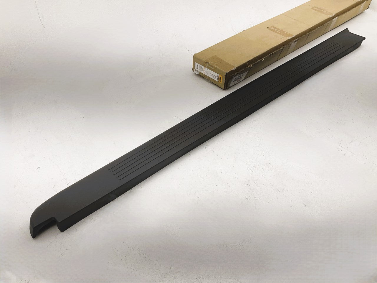 Dorman 926-943 Left Truck Bed Side Rail Protector 05-08 F-150, 06-08 Mark LT