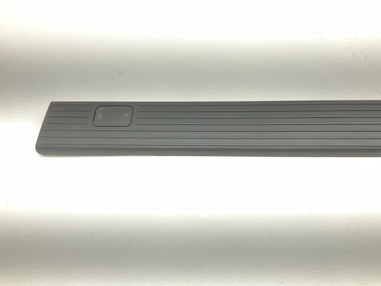 LOCAL PICKUP ONLY Dorman 926-951 Left Truck Bed Side Rail Protector Cap - 8' Bed