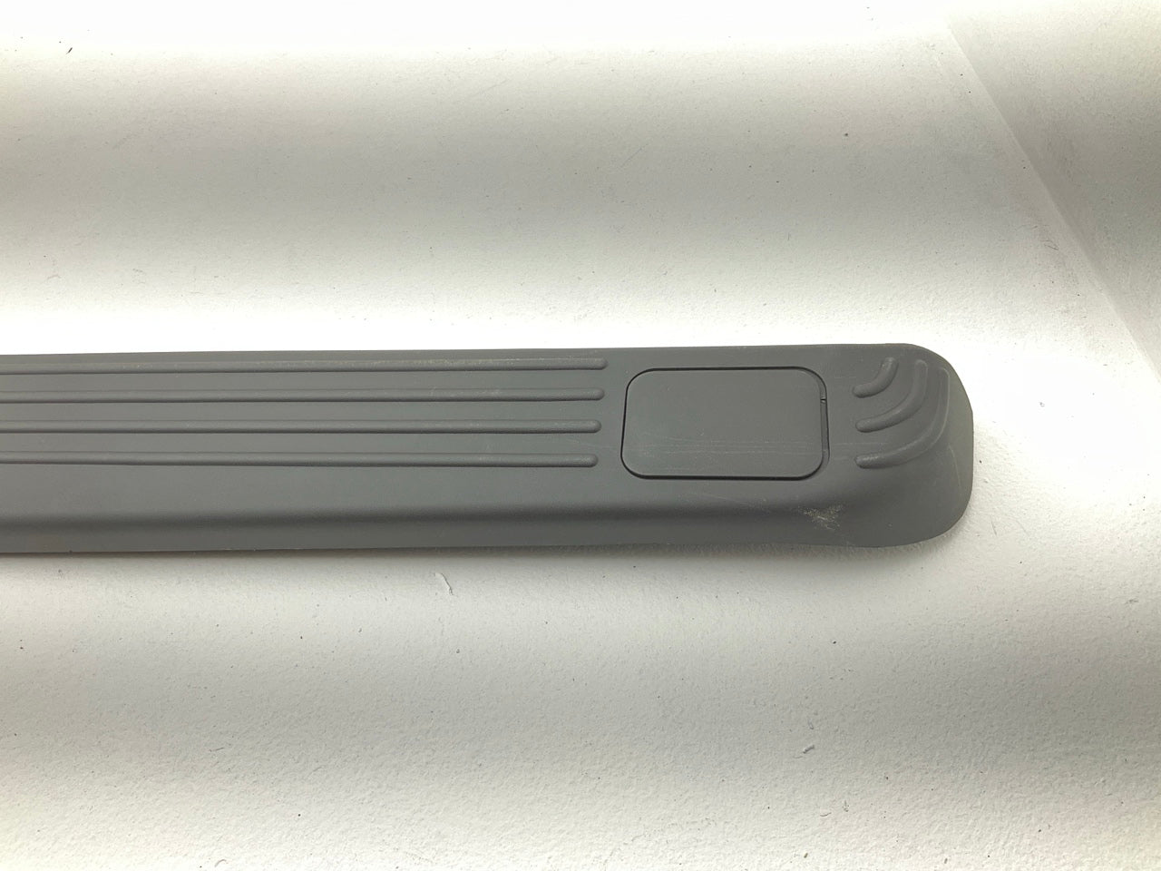LOCAL PICKUP ONLY Dorman 926-951 Left Truck Bed Side Rail Protector Cap - 8' Bed