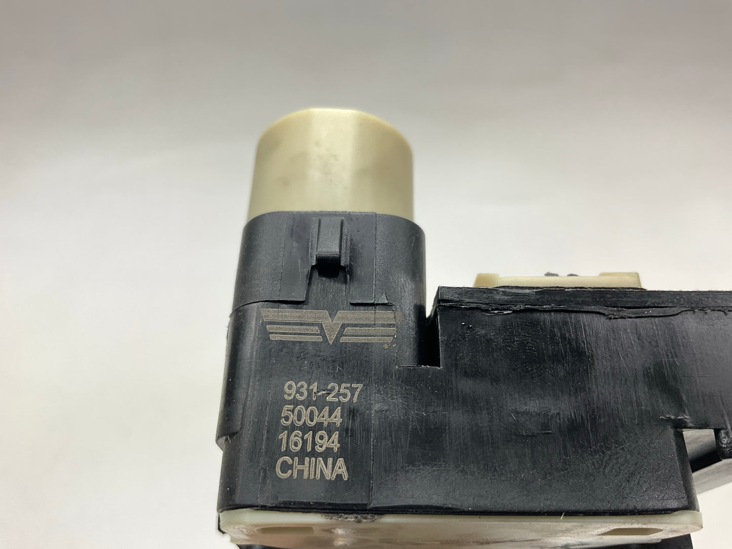 Dorman 931-257 Front Right Passenger Side Door Lock Actuator Motor