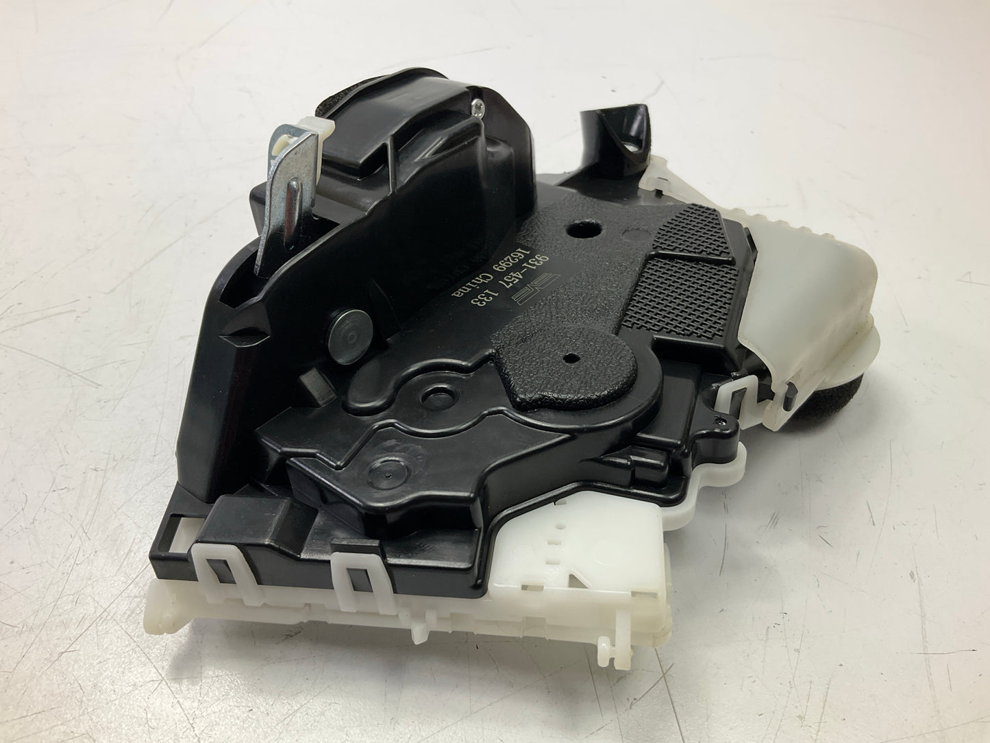 Dorman 931-457 Front Right Door Latch