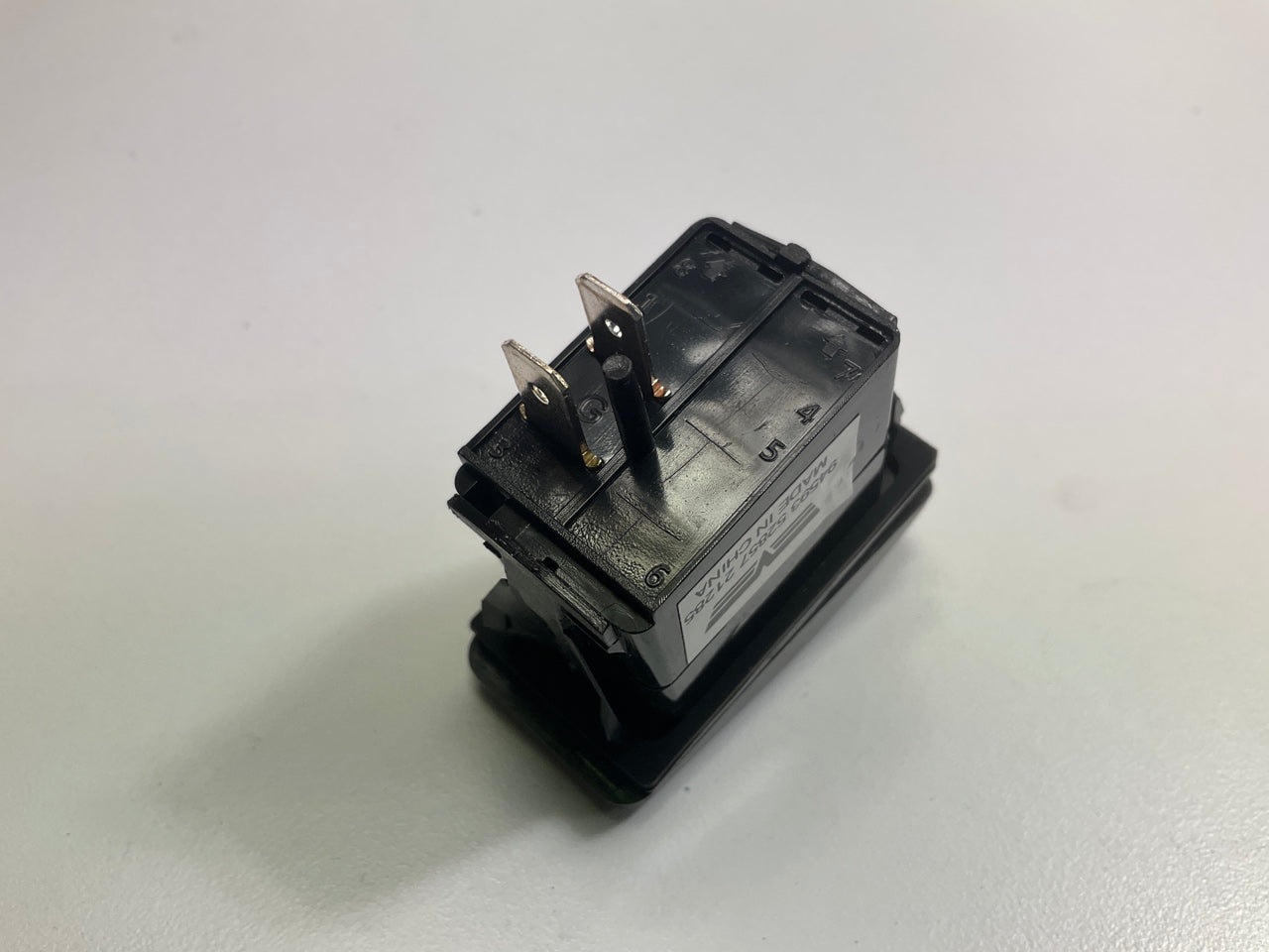 Dorman 94593 12V Weatherproof Universal Rocker Switch, 20 Amp