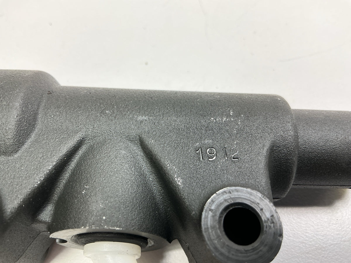 Dorman CM640047 Clutch Master Cylinder