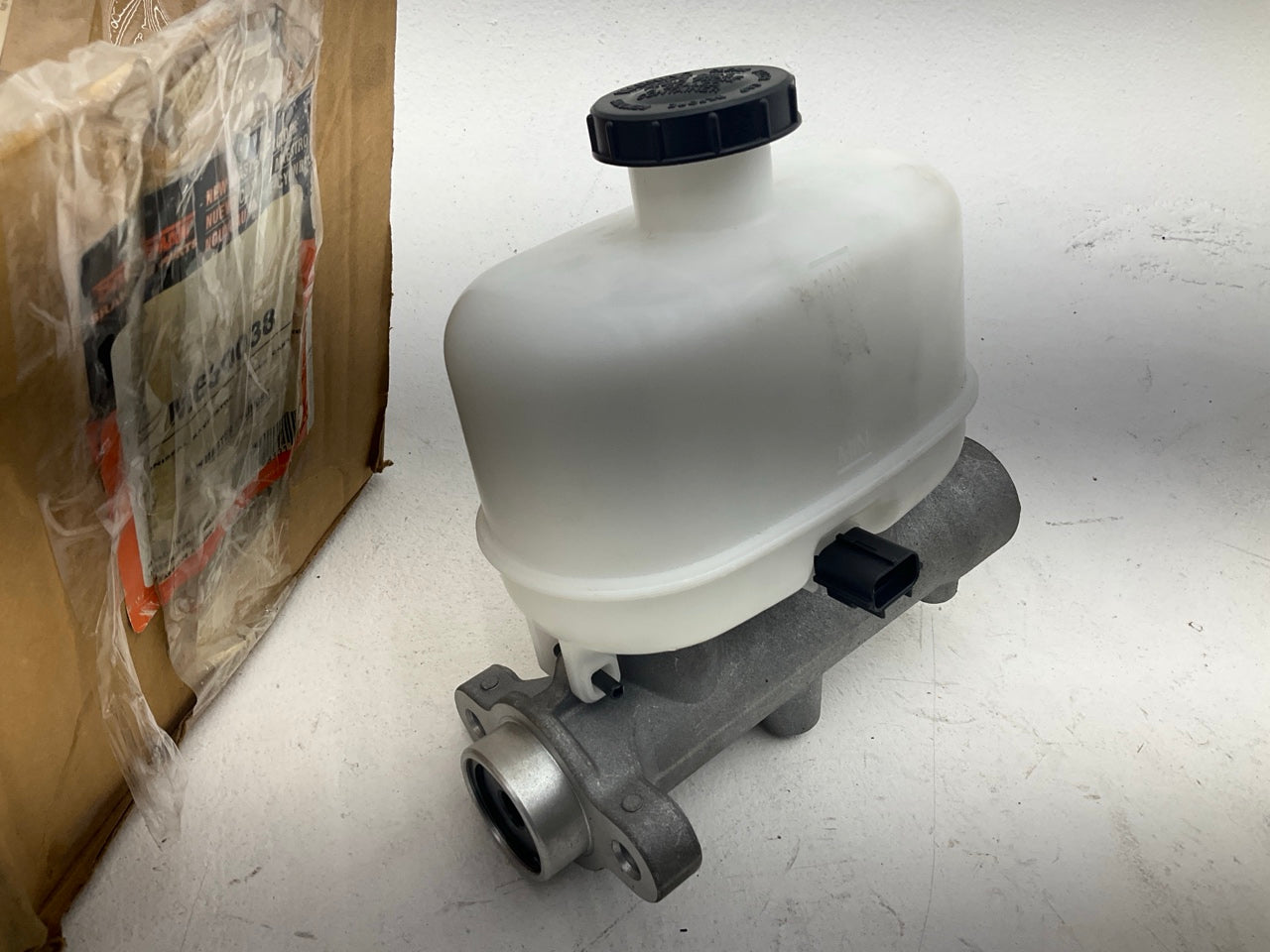 Dorman M630038 Brake Master Cylinder 2005-2007 Ford F-250 F-350 F-450 Super Duty