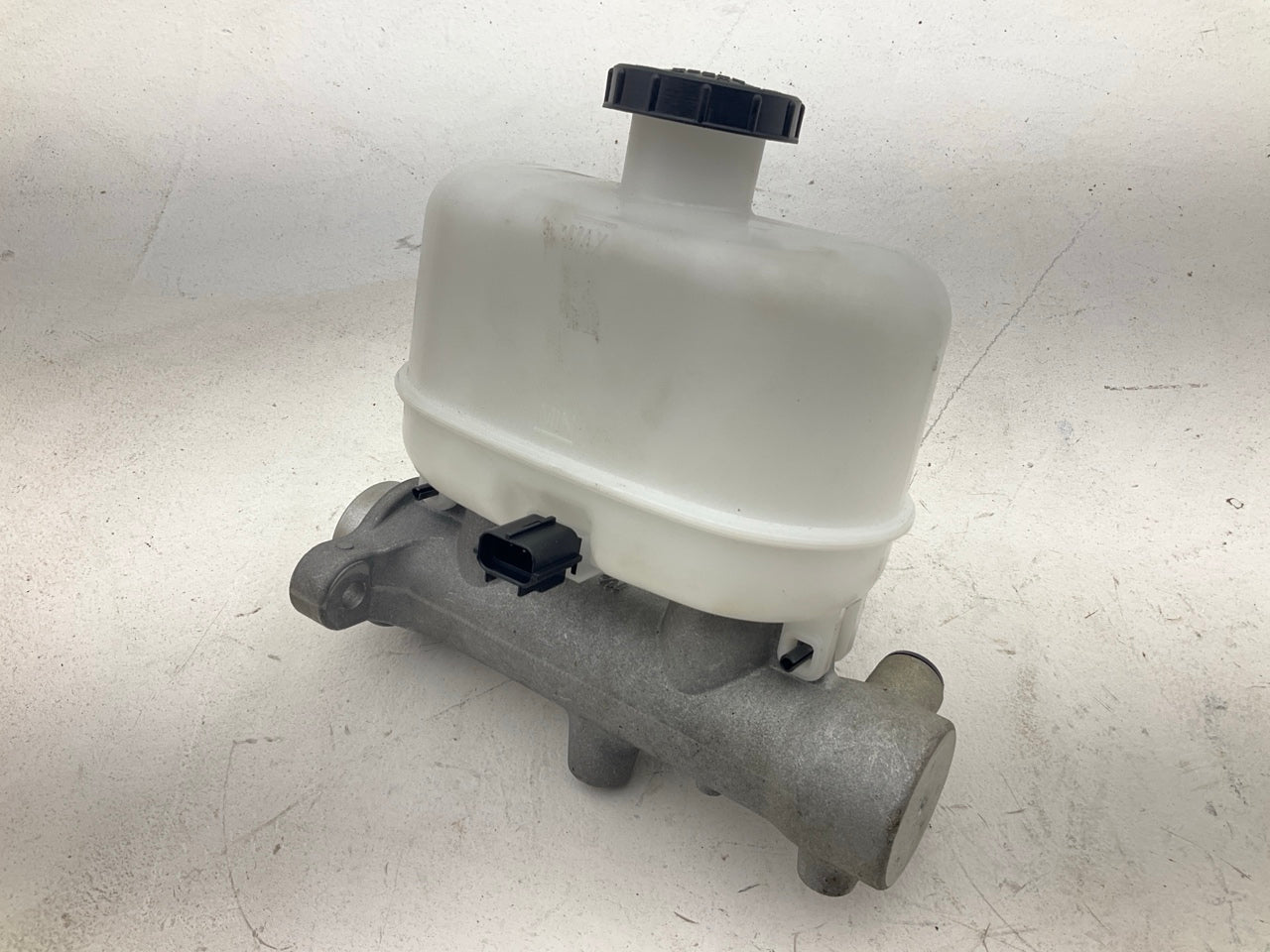 Dorman M630038 Brake Master Cylinder 2005-2007 Ford F-250 F-350 F-450 Super Duty