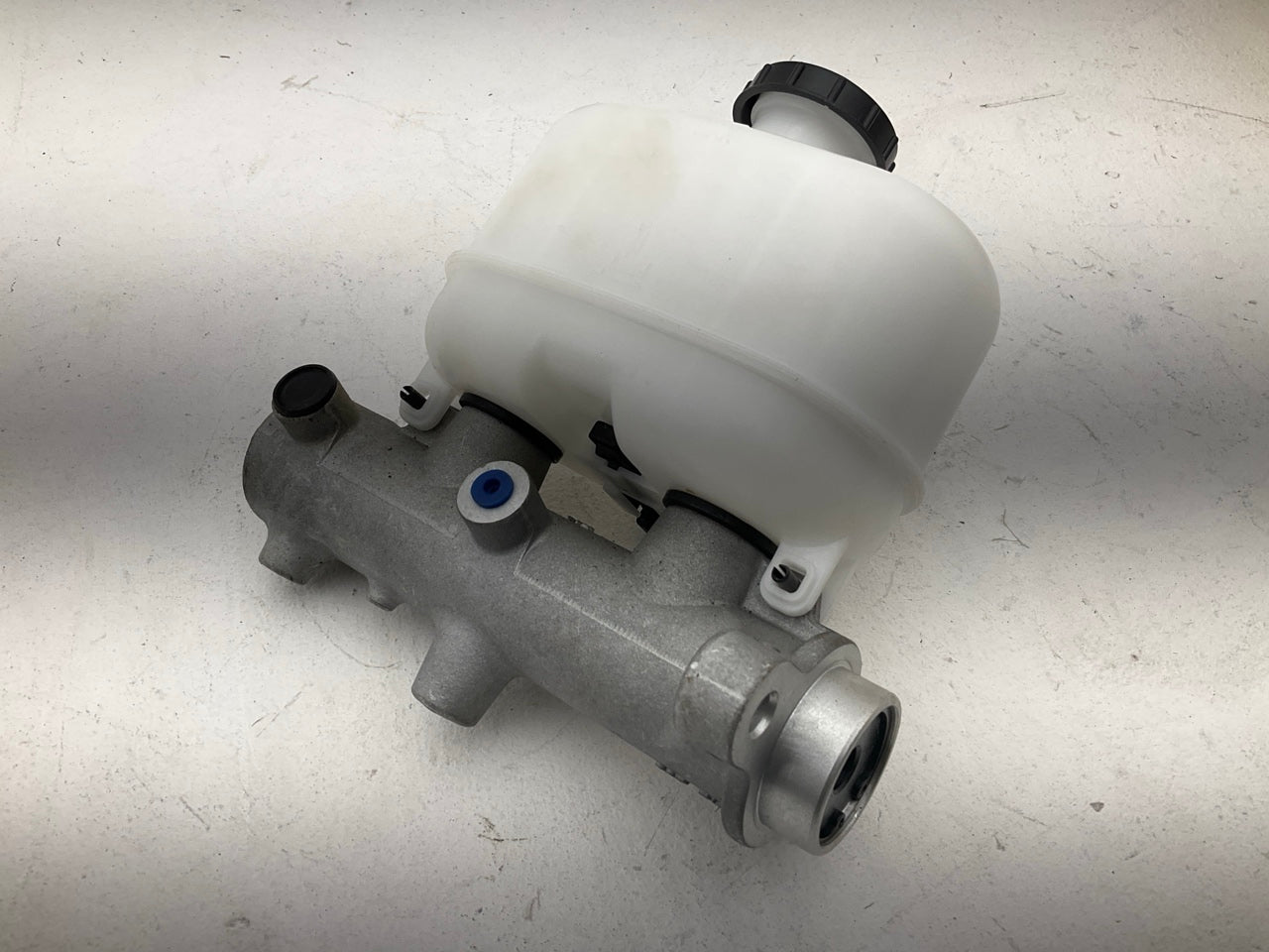 Dorman M630038 Brake Master Cylinder 2005-2007 Ford F-250 F-350 F-450 Super Duty