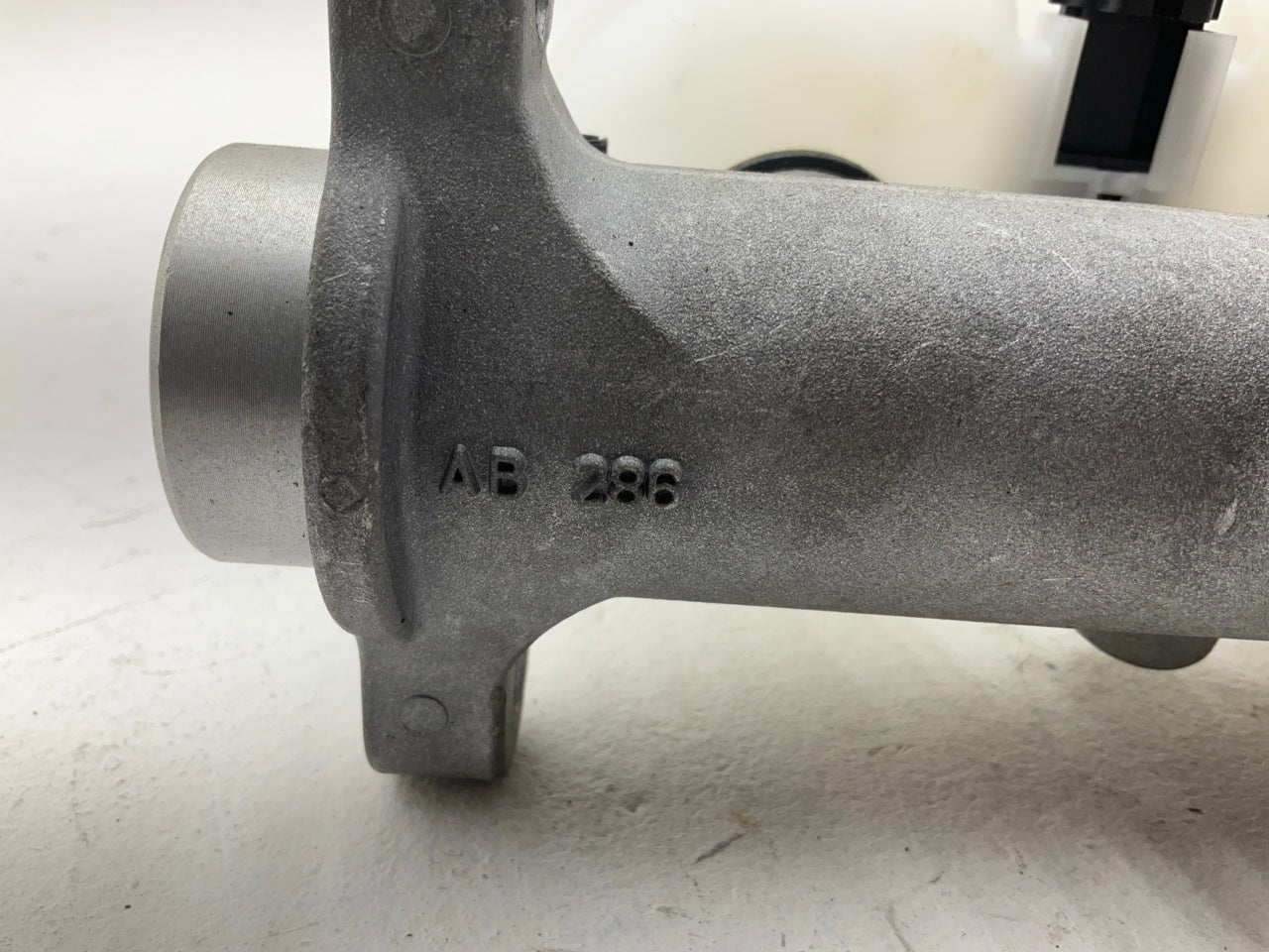 Dorman M630038 Brake Master Cylinder 2005-2007 Ford F-250 F-350 F-450 Super Duty