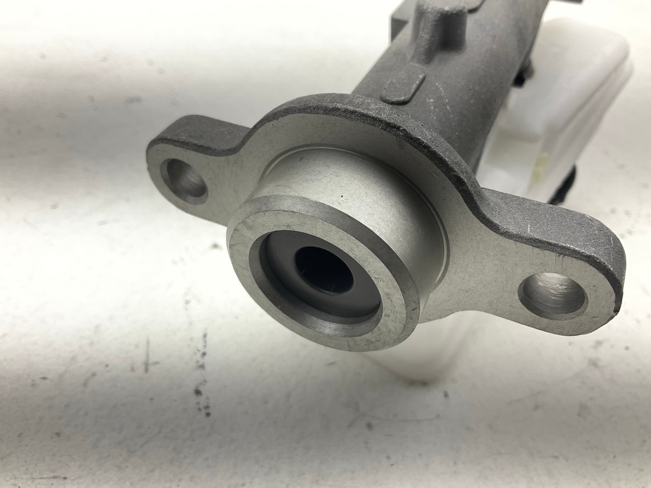 Dorman M630437 Brake Master Cylinder For 2004-2007 Ford Taurus, Mercury Sable