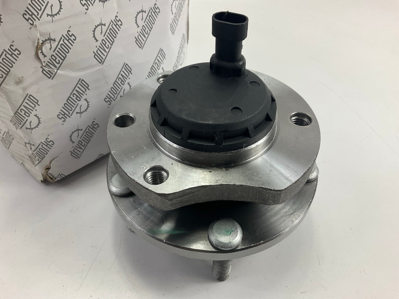 Drive Works 513217 Front Left Wheel Bearing Hub For 2004-2006 Pontiac GTO