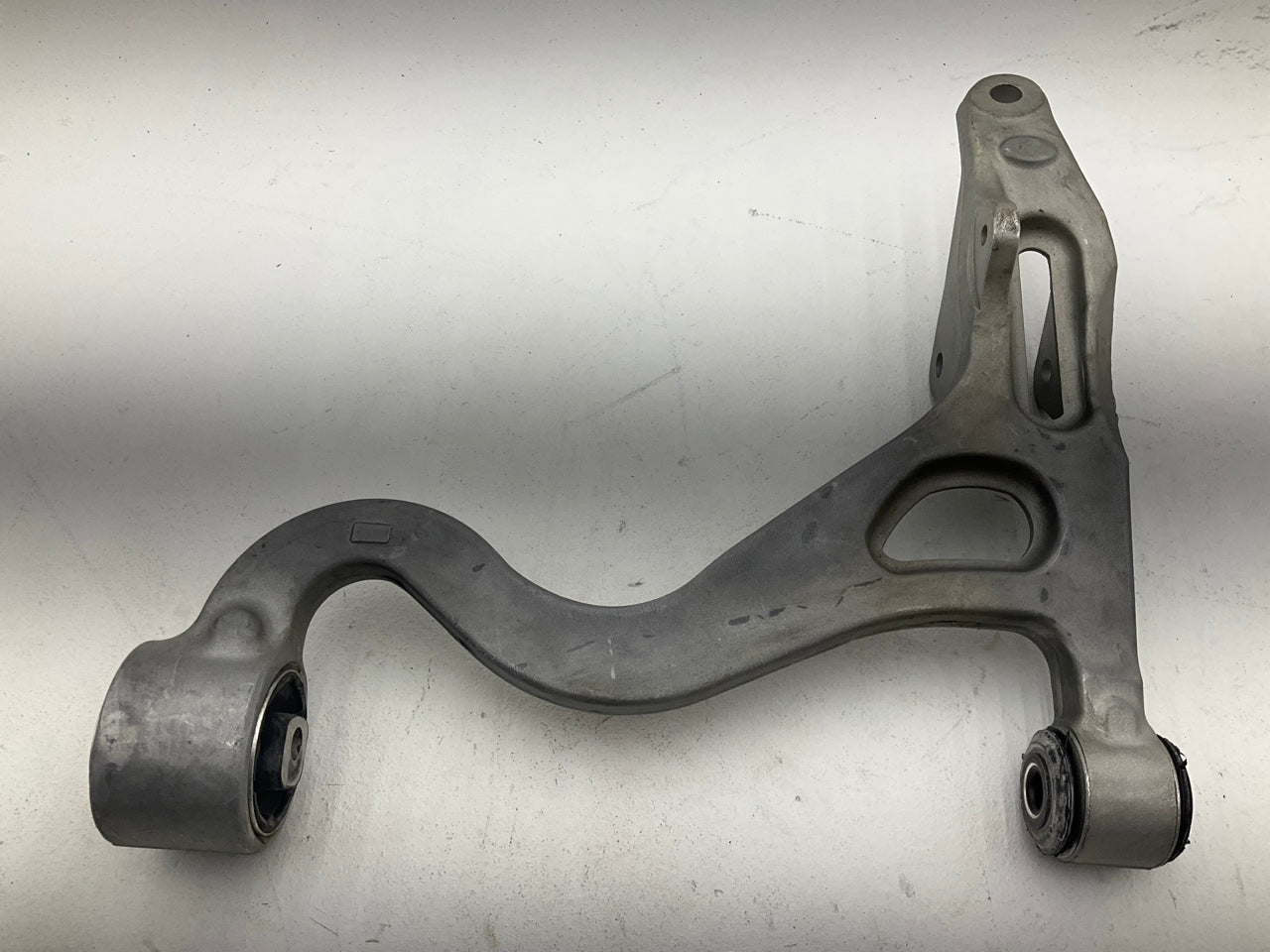 Drive Works 521-571 Front Left Lower Control Arm For 2003-2006 Lincoln LS