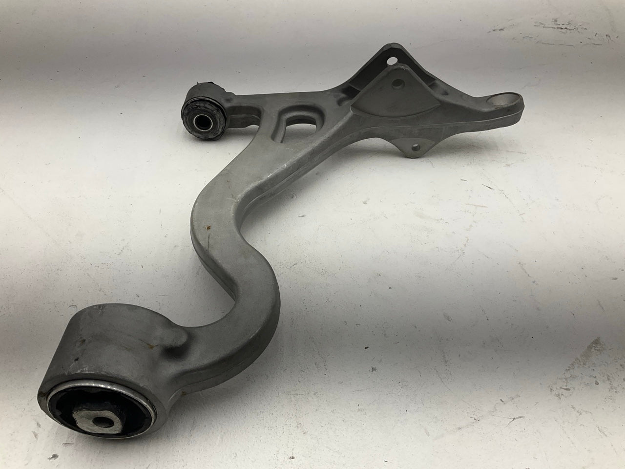 Drive Works 521-571 Front Left Lower Control Arm For 2003-2006 Lincoln LS